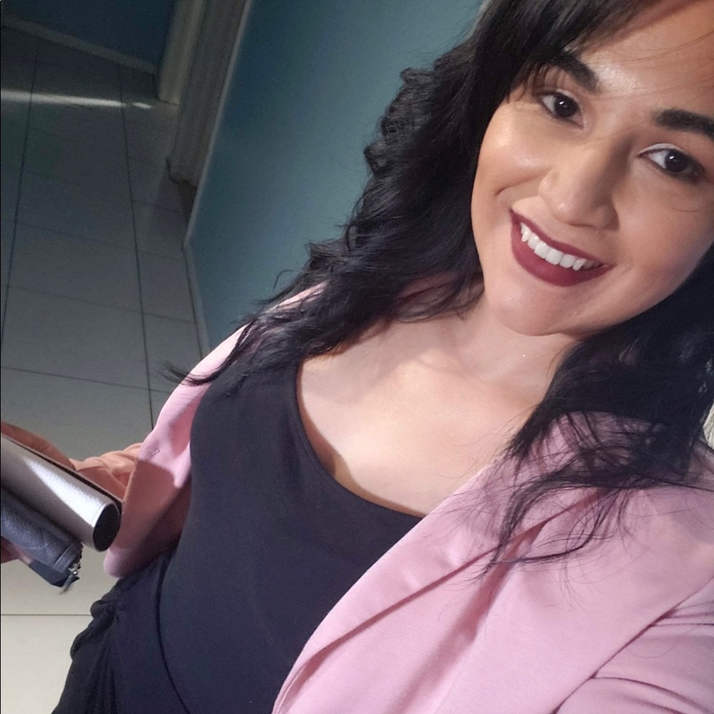 Meet your Posher, Yilian m.